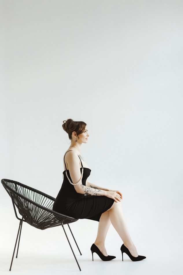 Maternity photography — held in the glow