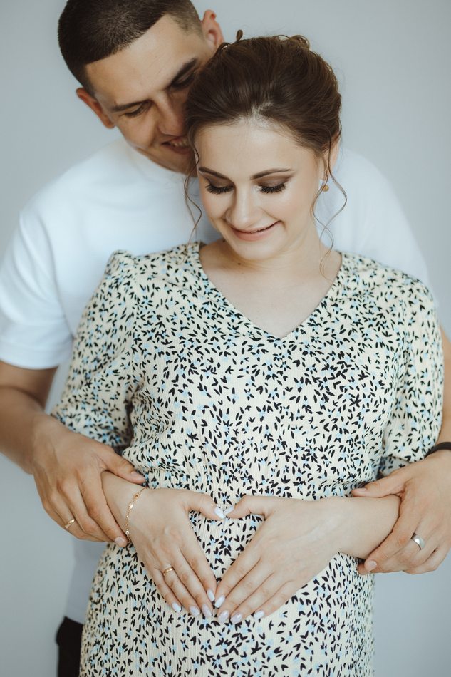 Maternity photography — almost in your arms