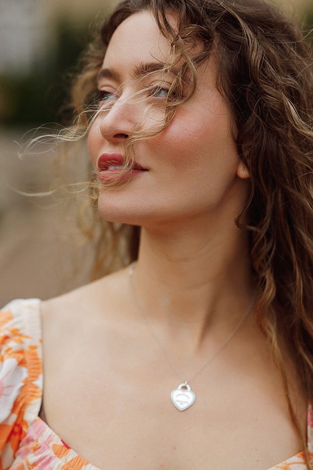 Individual portrait — summer light